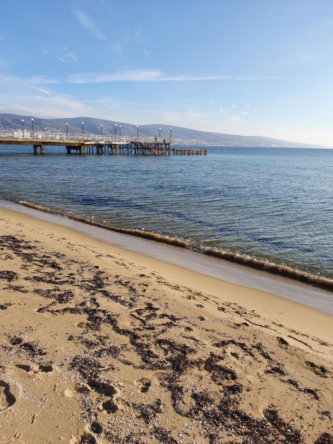 Apartment Ashton Hall - Sonnenstrand - Ost Pantai Sunny Bagian luar foto