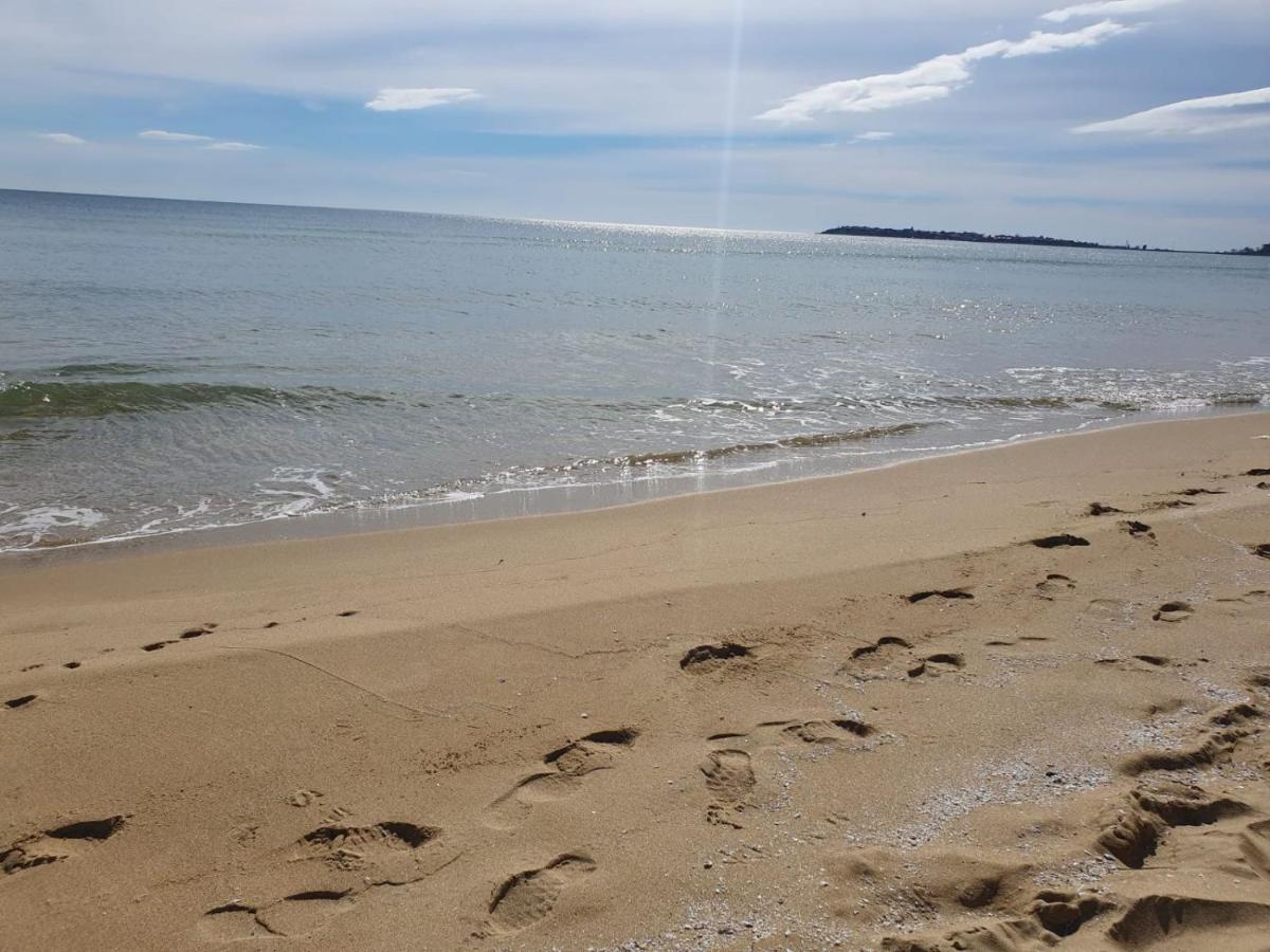 Apartment Ashton Hall - Sonnenstrand - Ost Pantai Sunny Bagian luar foto